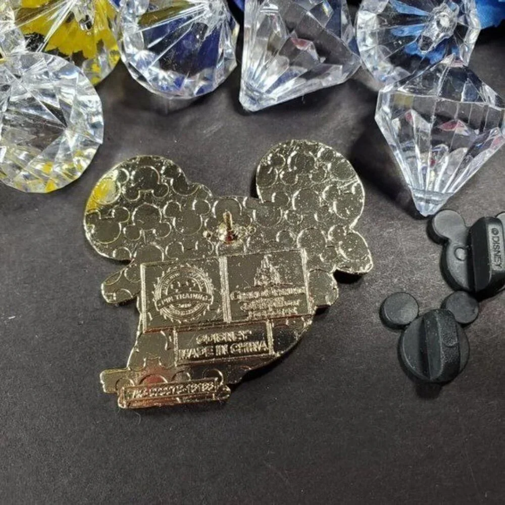 Disney Duffy Bear Trading Pin Shanghai Bling Lapel Pin Brooch Badge Jewelry Gift